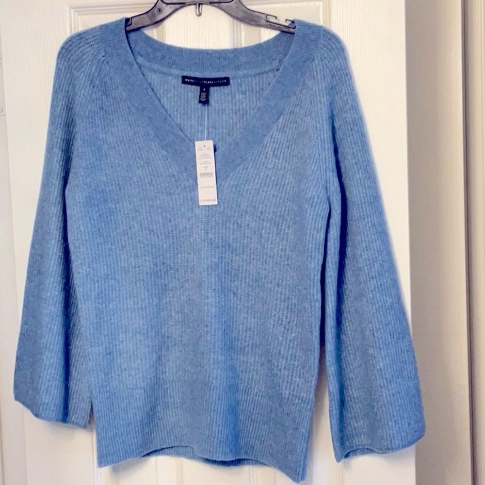 White House black market small v-neck sweater